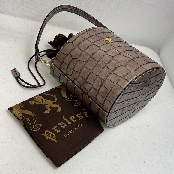 Pratesi Firenze Round Cinch Leather Bucket Bag - Picture 7 of 16